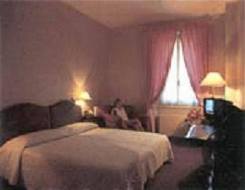 Hotel Poledrini Foligno Extérieur photo