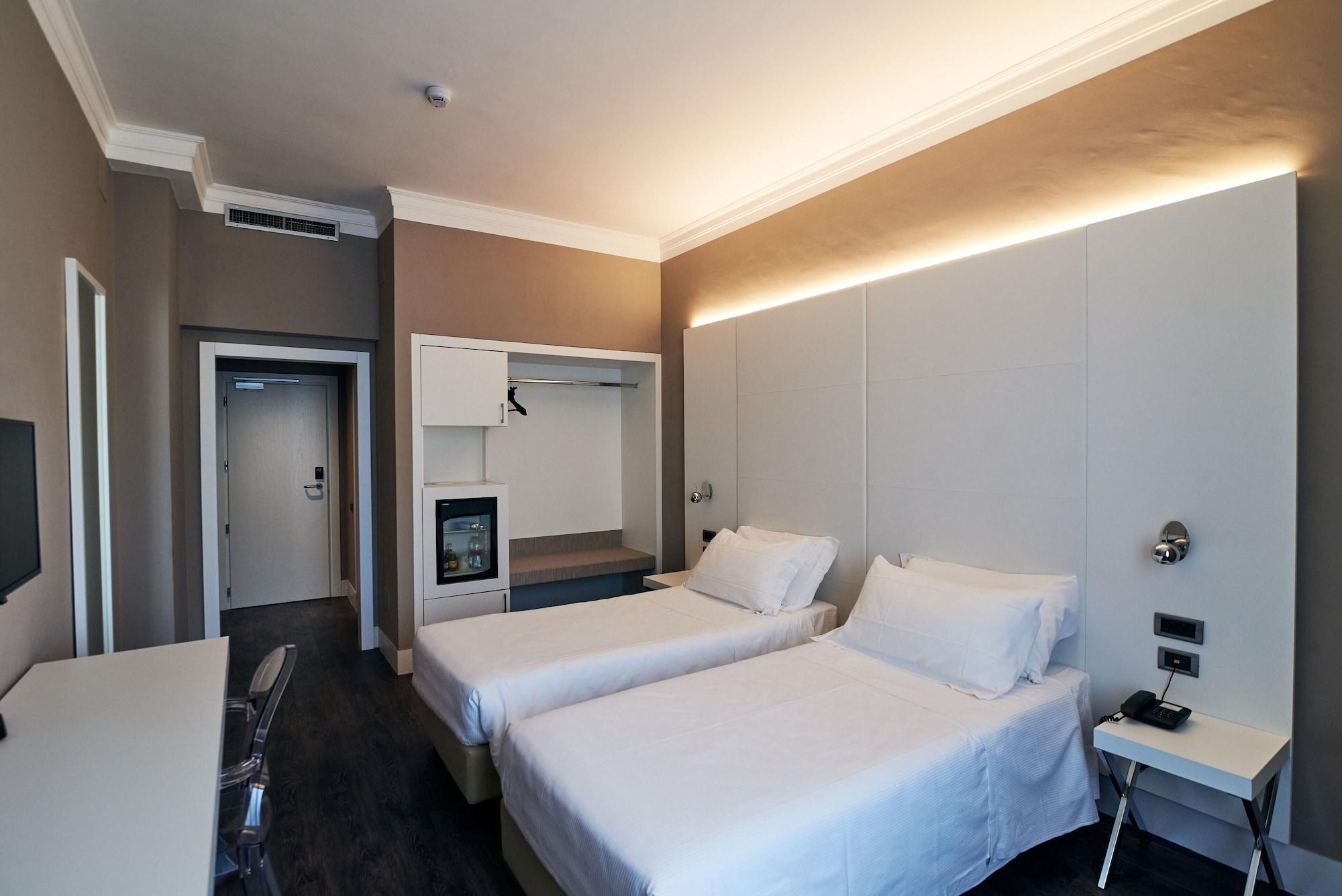 Hotel Poledrini Foligno Extérieur photo